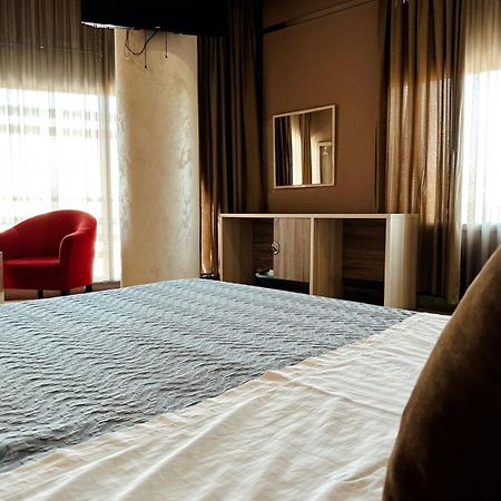 Hotel Terminal Tirana Esterno foto