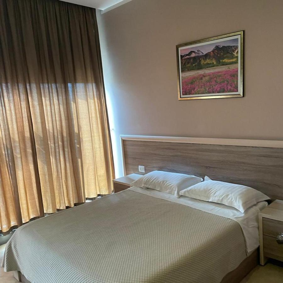 Hotel Terminal Tirana Esterno foto