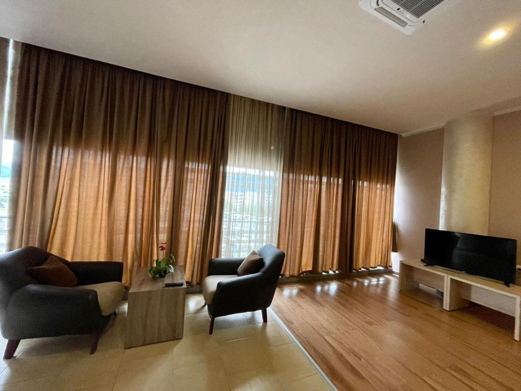 Hotel Terminal Tirana Esterno foto