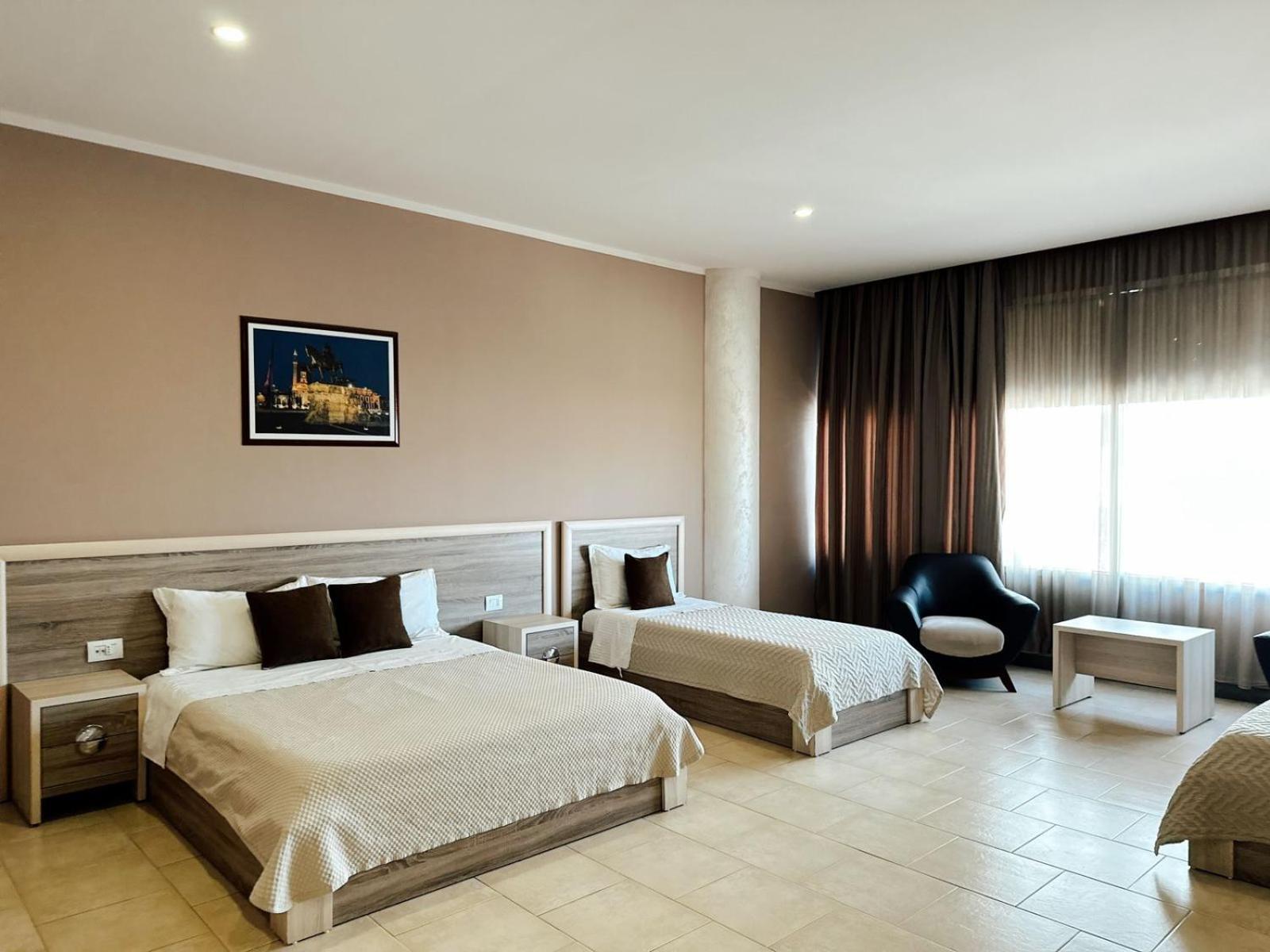 Hotel Terminal Tirana Esterno foto