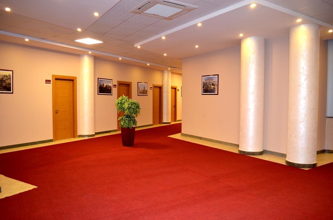 Hotel Terminal Tirana Esterno foto