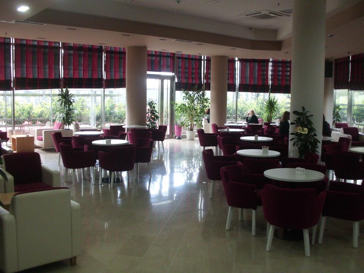 Hotel Terminal Tirana Esterno foto